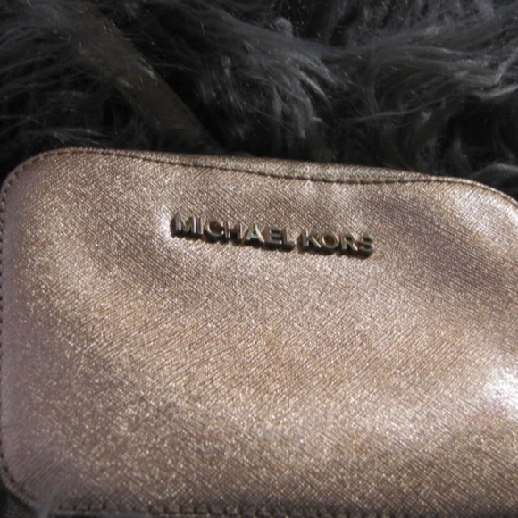 Small Michael Kors Bag in gold - Picture 1 of 4